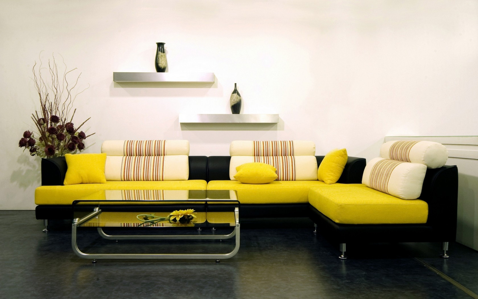 Sofa Shopping Demystified: Understanding Different Frame Materials